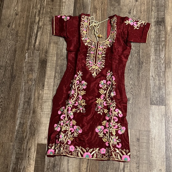 Patiala Salwar Suit - Picture 2 of 11